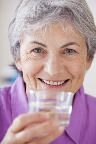 Törstig äldre person — Stockfoto