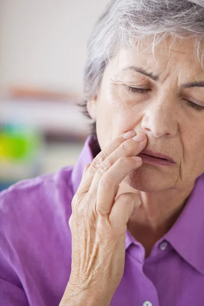 ELDERLY PERSON WITH A TOOTHACHE — Stock Photo, Image