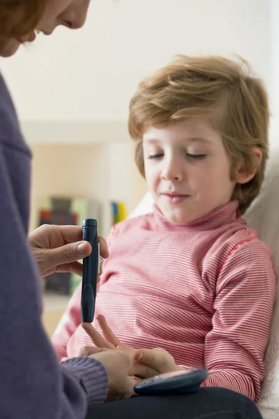 Test voor diabetes kind — Stockfoto