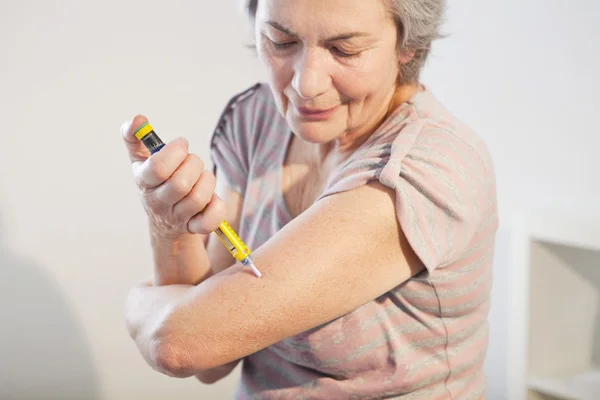Behandlung von Diabetes bei älteren Menschen. — Stockfoto