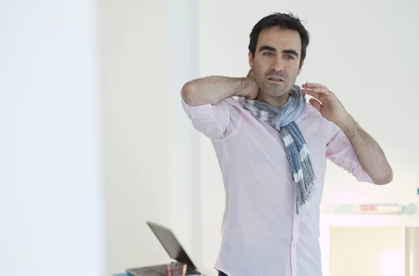 Cervicalgia in een man — Stockfoto