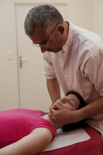 OSTEOPATHY WOMAN — Stock Photo, Image