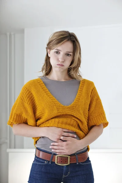 ABDOMINAL PAIN IN A WOMAN — Stock Photo, Image