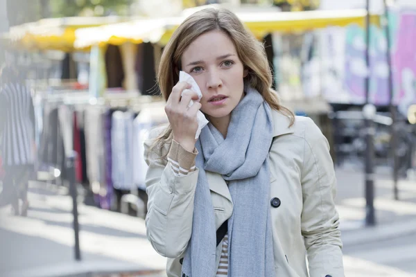 WOMAN  WITH RHINITIS — Stock Photo, Image