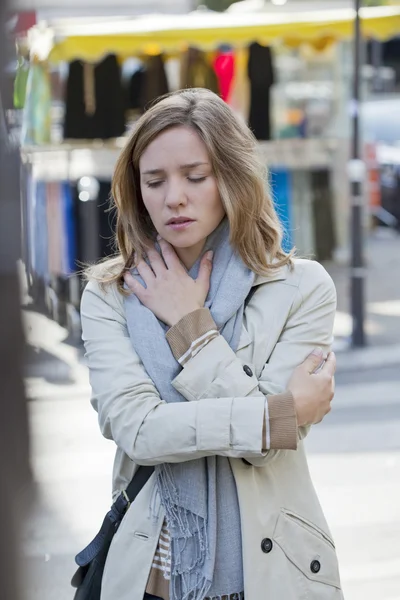 WOMAN WITH SORE THROAT — Stock Photo, Image