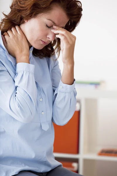 SINUSITIS IN A WOMAN — Stock Photo, Image