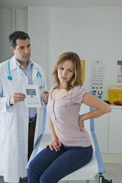 CONSULTA, MUJER DE DOLOR — Foto de Stock