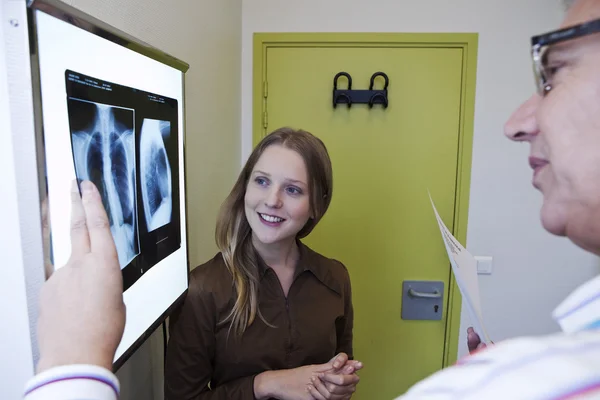 CONSULTA DE PNEUMOLOGIA — Fotografia de Stock