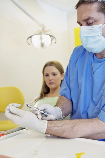 CUIDADO DENTAL, ADOLESCENTE — Foto de Stock