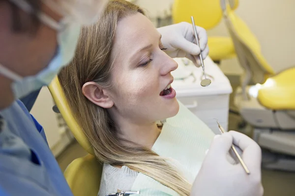 DENTAL CARE, ADOLESCENT — Stock Photo, Image