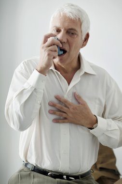 adam yapar astım inhale