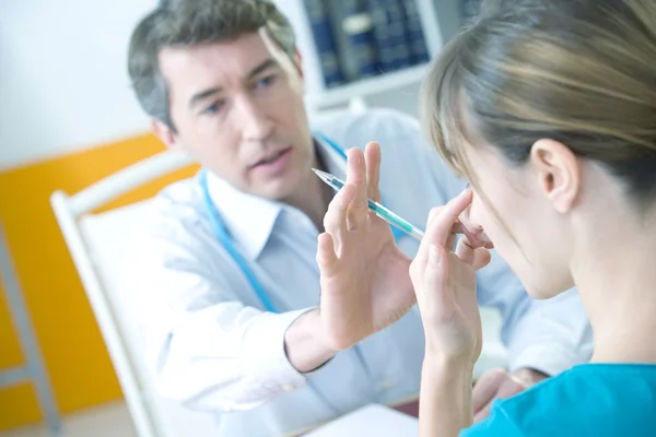 WOMAN IN CONSULTATION, DIALOGUE — Stock Photo, Image