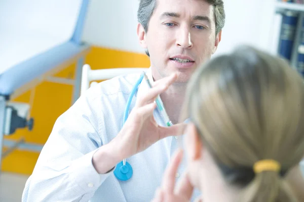 WOMAN IN CONSULTATION, DIALOGUE — Stock Photo, Image