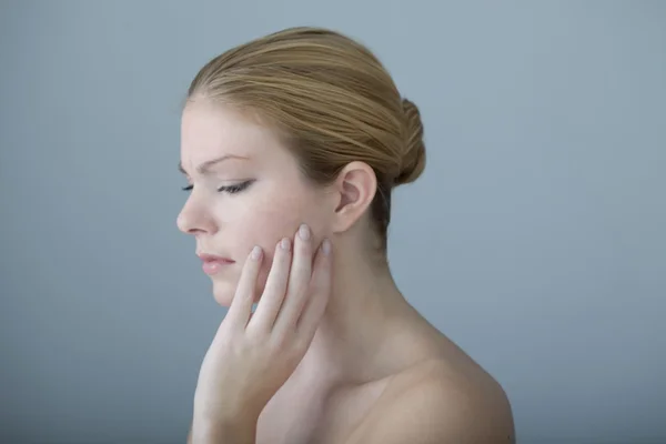 TOOTH VERNICILE IN UNA DONNA — Foto Stock