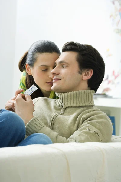 Couple CONDOM — Stock Photo, Image