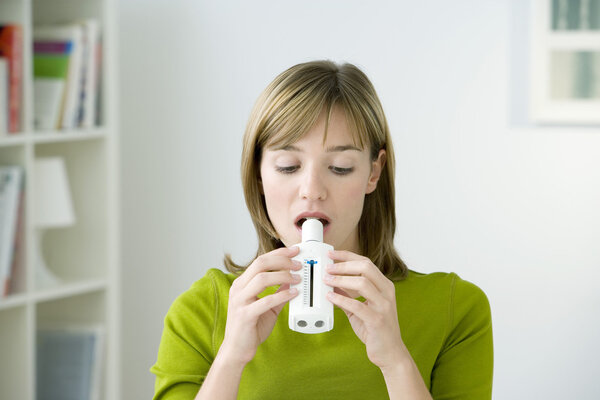 BREATHING, SPIROMETRY IN A WOMAN