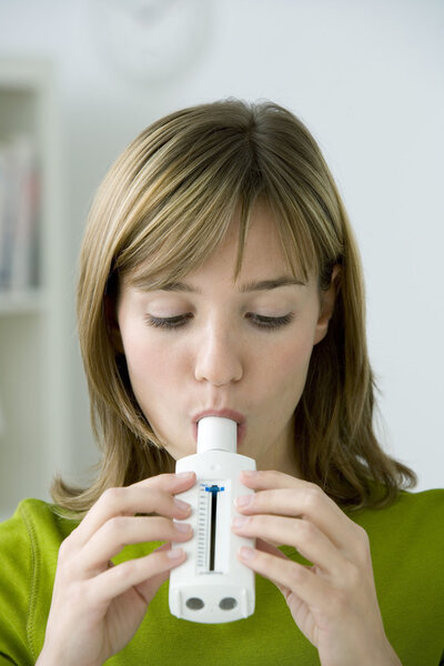 Дыхание, спирометрия в женщине
