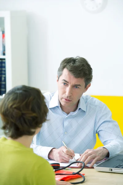 WOMAN IN CONSULTATION, DIALOGUE — Stock Photo, Image