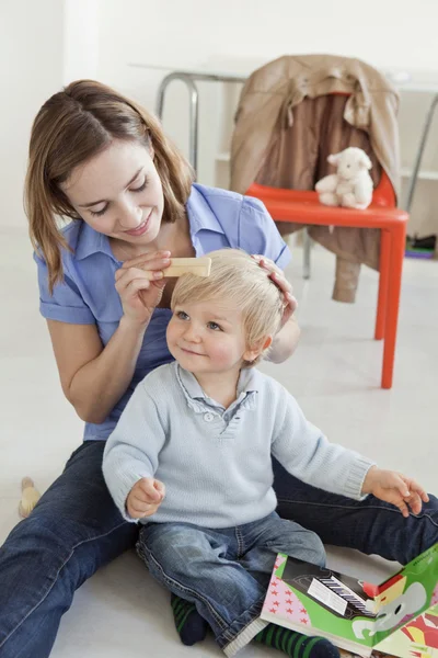 MADRE Y NIÑO — Foto de Stock