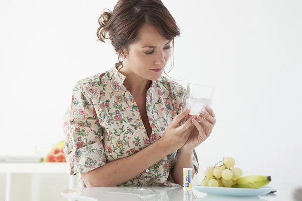 Schmerzbehandlung, Frau — Stockfoto