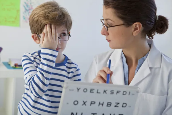 Augenheilkunde, Kind — Stockfoto