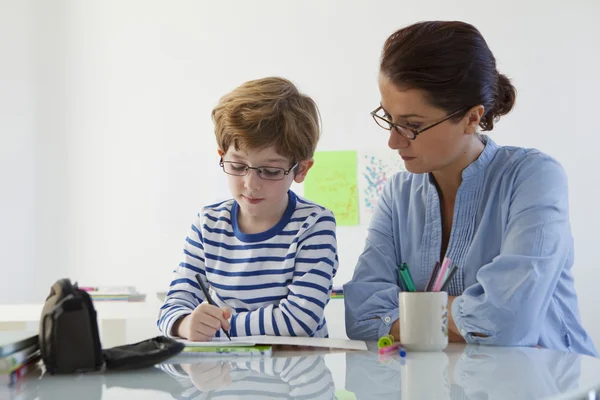 NIÑOS EN TERAPIA DE HABLA — Foto de Stock