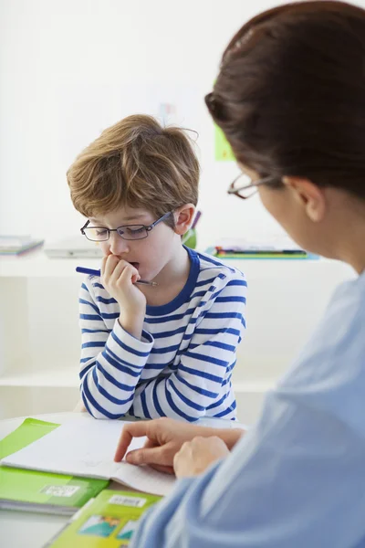 NIÑOS EN TERAPIA DE HABLA —  Fotos de Stock