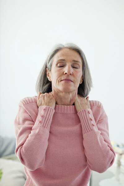 ЧЕРВИКАЛЬГИЯ В ЭЛДЕРЛИВНОМ ПЕРСОНЕ
