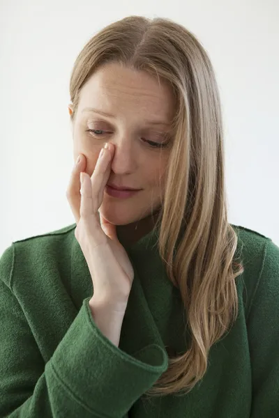 Sinusitis in een vrouw — Stockfoto