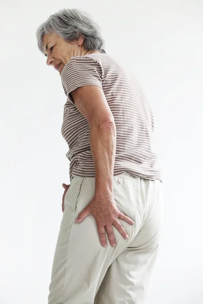 Durerea picioarelor într-o persoană în vârstă — Fotografie, imagine de stoc