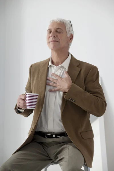 Man drinking tea — Stock Photo, Image