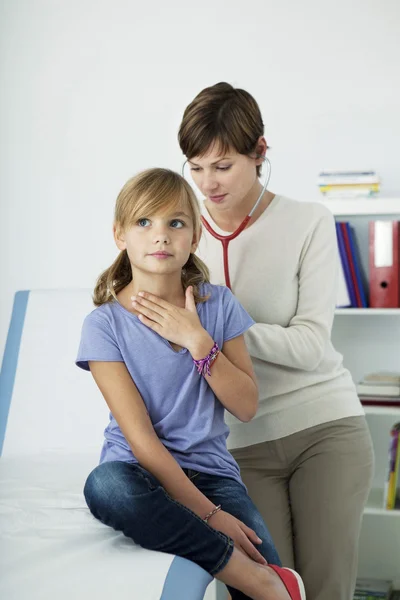 Auscultatie, kind — Stockfoto