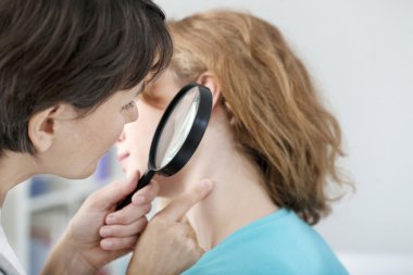 Dermatoloji istişare kadın