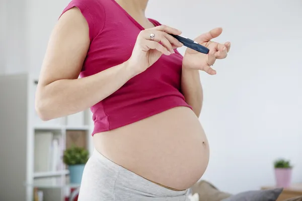 PROVA PER LE DIABETE DONNA PREGNANTE — Foto Stock