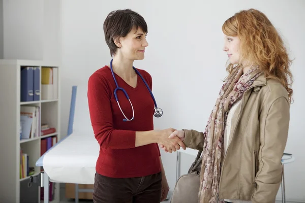 WOMAN IN CONSULTATION — Stock Photo, Image