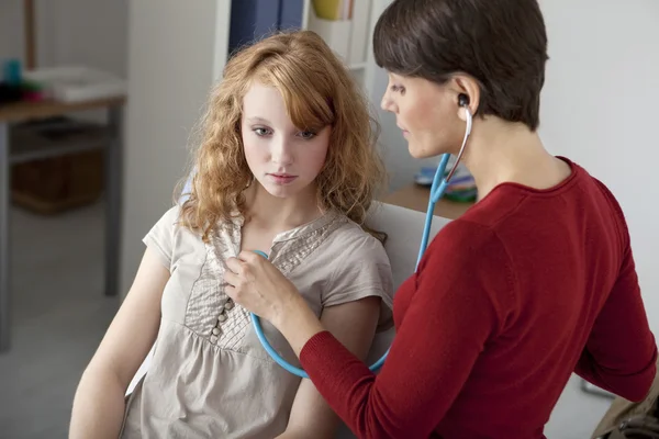 AUSCULTATION, WOMAN — Stock Photo, Image