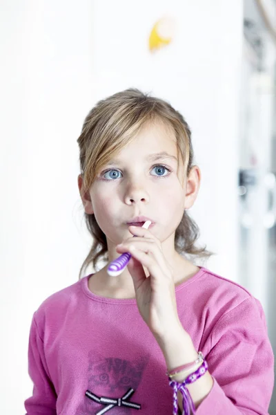 IGIENE DENTALE, BAMBINO — Foto Stock