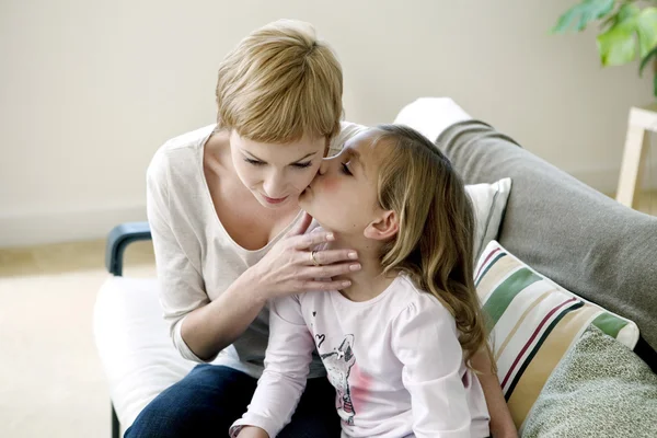 MADRE Y NIÑO — Foto de Stock