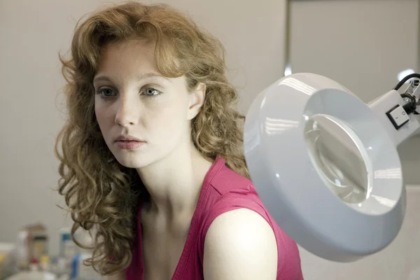 Girl in a dermatologist's office — Stock Photo, Image