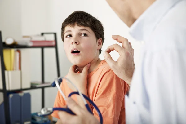 Quejas de dolor de garganta — Foto de Stock