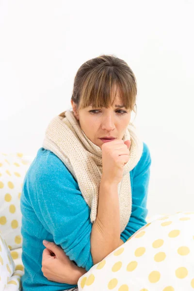 Young Woman Bed Suffering Flu Condition — Stockfoto