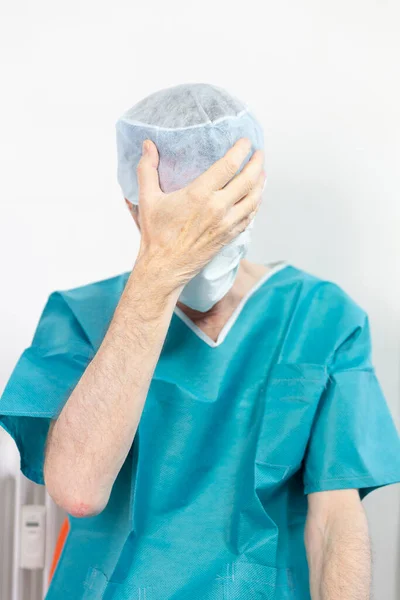 Surgeon Exhausted His Work — Stockfoto