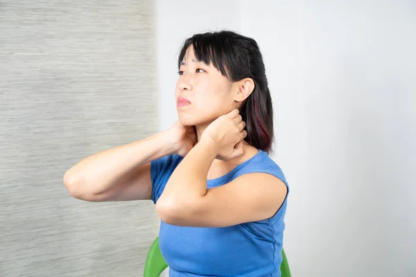 Neck Pain Asian Woman — Fotografia de Stock