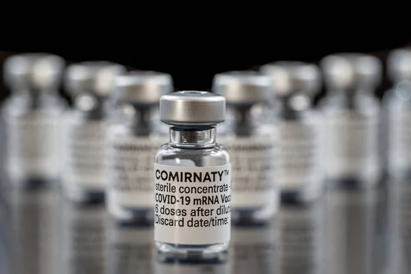 Vaccine Vials Perspective Net Center — Stockfoto