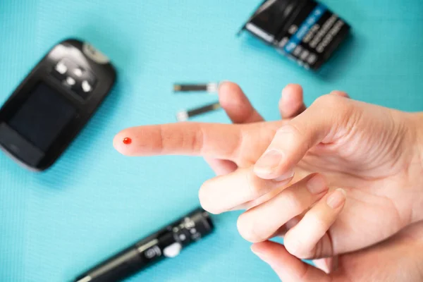Close Finger Drop Blood Measure Its Sugar Level Diabetic Kit — Photo
