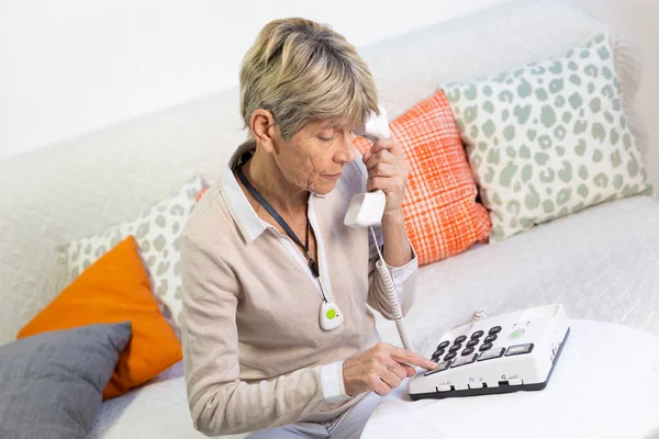 Elderly Woman Using Telephone Large Buttons Elderly People — Stock Photo, Image