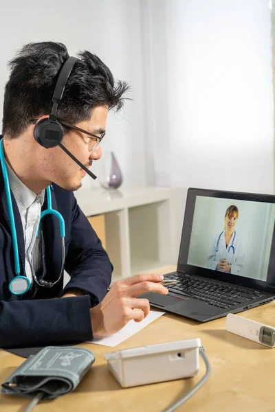 Doctor Tele Expertise Another Doctor Advice Follow Patient — Stok fotoğraf