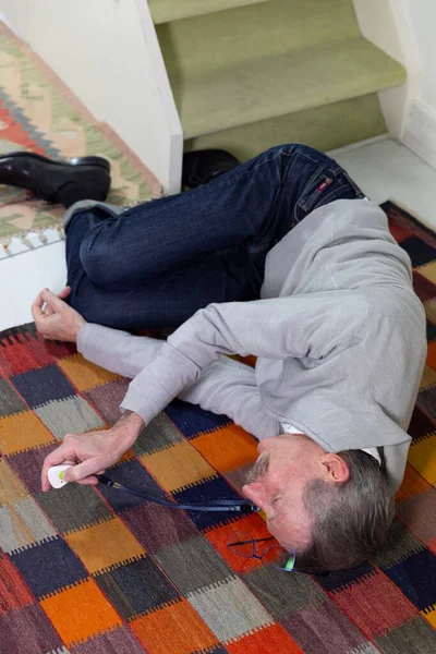 Elderly Man Medical Alert System Who Has Fainted Fallen Stairs — Stock Photo, Image