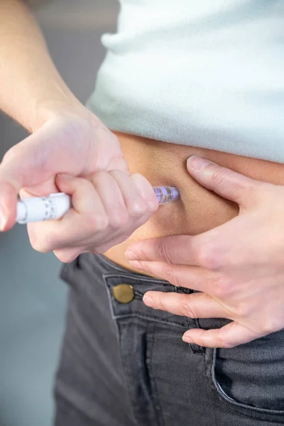 Close Hands Stomach Diabetic Woman Giving Herself Insulin Injection — 스톡 사진