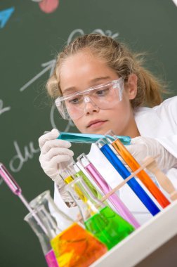 ortaokul öğrencisi kız